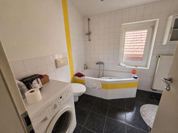 Badezimmer mit Wanne
